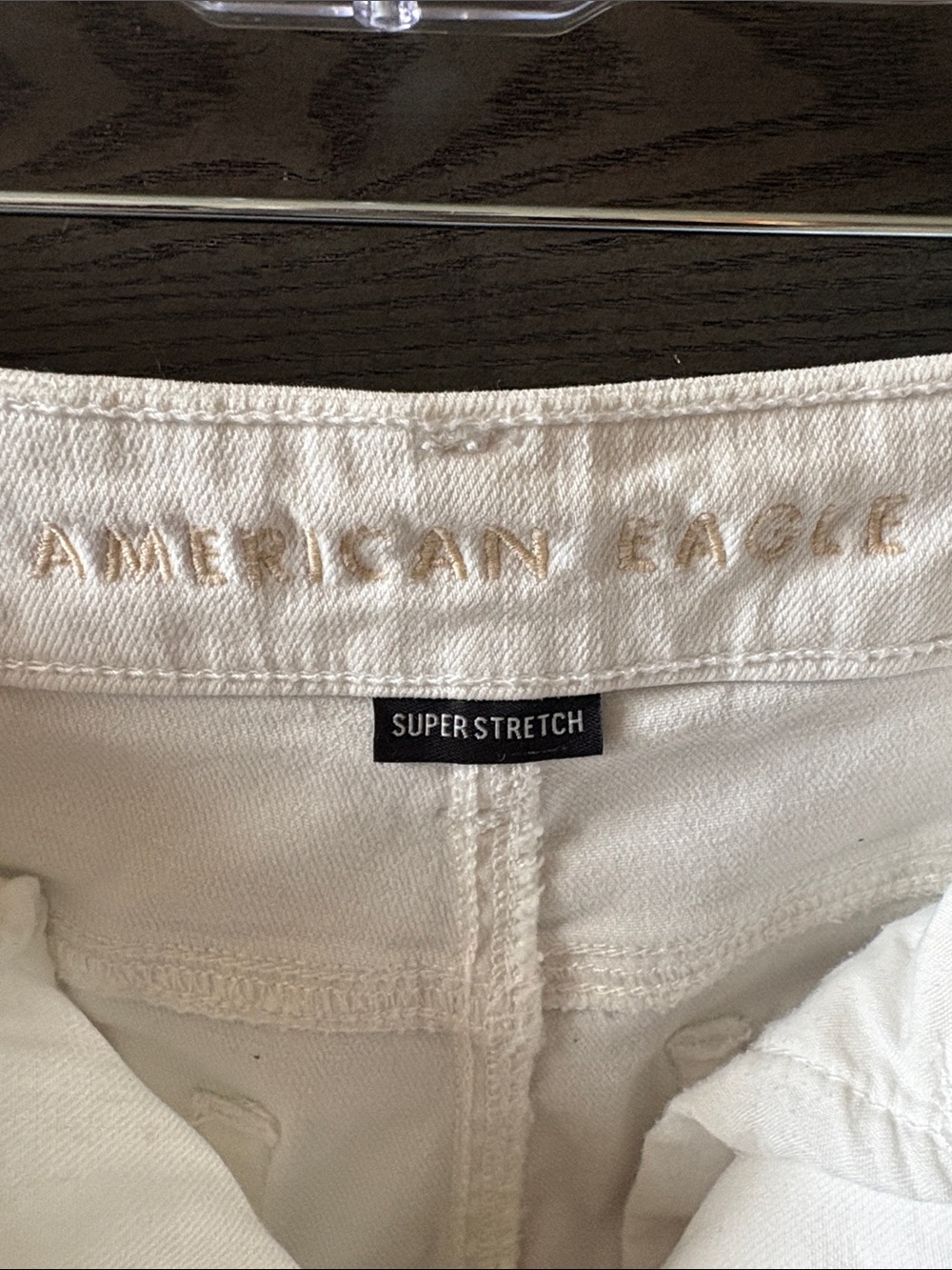 American Eagle AE High Rise Denim Shorts Women’s Size 6 White Cuffed Hem 4” - Picture 3 of 4